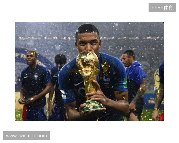 懂球帝2025年10月足坛MVP：姆巴佩蝉联！