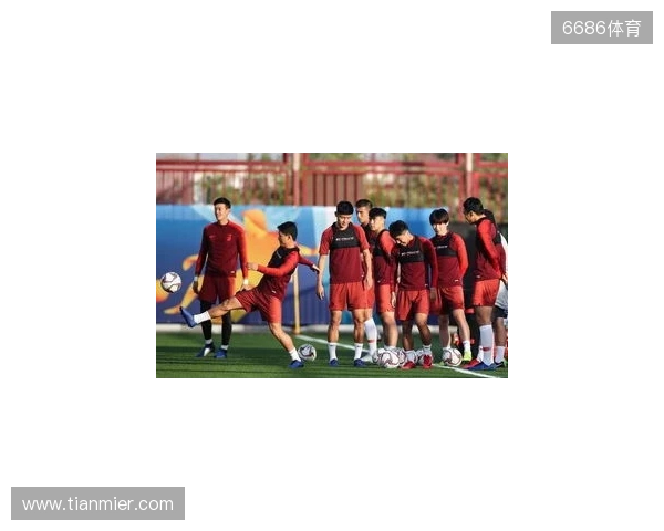 日本队全员集合备战麒麟挑战杯，前田大然“泡面头”抢眼